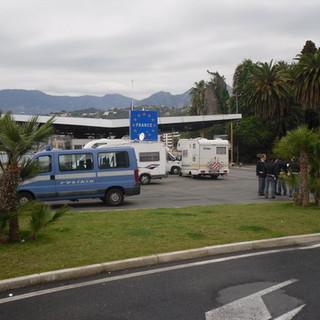 Da ieri pattuglie miste sorvegliano il confine di Stato tra Francia e Italia