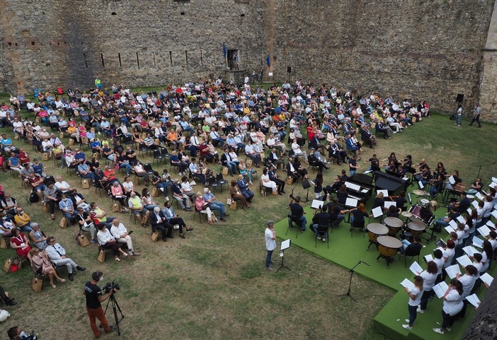 Sulle note dei Carmina Burana Confartigianato Imprese Cuneo ha presentato il volume dedicato alle "Passeggiate gourmet"