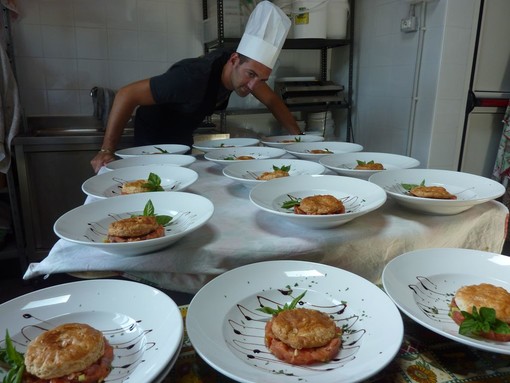 Hai già scaricato il menu dell'estate 2018 del ristorante Antichi Sapori di Terzorio? Ecco tutte le proposte e una carrellata di piatti Hai già scaricato il menu dell'estate 2018 del ristorante Antichi Sapori di Terzorio? Ecco tutte le proposte e una carrellata di piatti