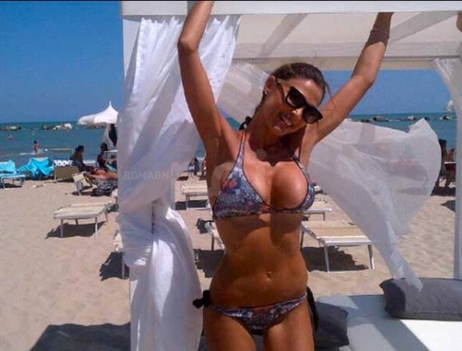 Una sfilata mozzafiato per Cecilia Capriotti a Montecarlo Una sfilata mozzafiato per Cecilia Capriotti a Montecarlo