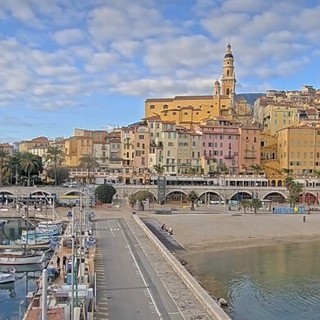 Per ulteriori informazioni sugli eventi a Mentone e per consultare il programma completo, visitate il sito ufficiale: https://www.menton.fr/