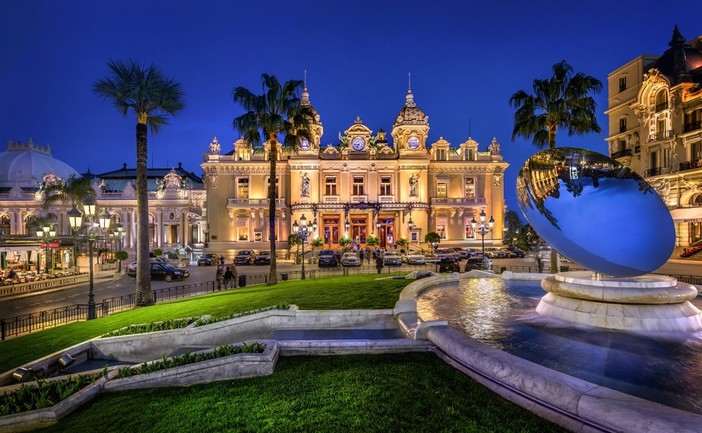 Poker Texas Hold'em No Limit al Casino de Monte-Carlo da 1 milione di euro!!!