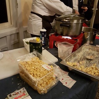 Nizza mangia italiano: grande successo all'apertura della settimana della cucina italiana nel mondo con i cappelletti di Ramon Bruno, presidente Agroalimentare CNA Imperia