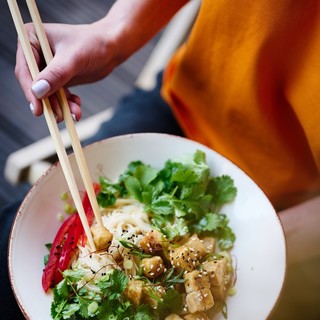 Tra cucina asiatica e dialogo alla Maison des Jeunes: il 27 marzo.
