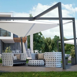 Protezione fatta su misura e soluzioni di alto design all'avanguardia: rendi unica la tua estate con le tende e i tendaggi di Domus Point