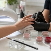 Dal barattolo all’applicazione, cosa determina la reale qualità di un gel colorato per ricostruzione unghie Dal barattolo all’applicazione, cosa determina la reale qualità di un gel colorato per ricostruzione unghie