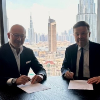 La firma a Dubai dell'accordo tra Ferit F. Sahenk, Presidente e CEO del gruppo DOGUS e Stéphane Valeri, Presidente-Delegato del gruppo Monte-Carlo Société des Bains de Mer - @montecarlosbm