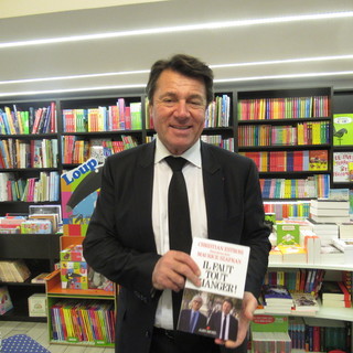 Christian Estrosi crea la coda in libreria per il suo libro “Il faut tout changer!”