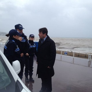 Attenzione alle vetture con i vetri oscurati: dal prossimo 1° gennaio scattano multe