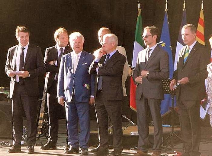 Il Sindaco di Nizza Christian Estrosi rende omaggio alla comunità italiana di Nizza Il Sindaco di Nizza Christian Estrosi rende omaggio alla comunità italiana di Nizza