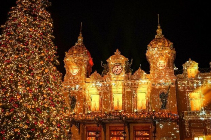 Monaco si prepara al Natale: luminarie in allestimento nei quartieri del Principato Monaco si prepara al Natale: luminarie in allestimento nei quartieri del Principato