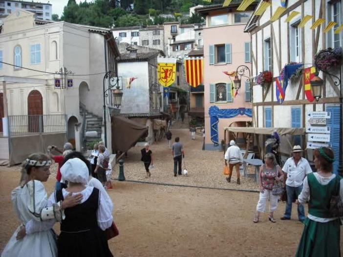 Villeneuve Loubet si trasforma in una grande festa rinascimentale tra dame e cavalieri