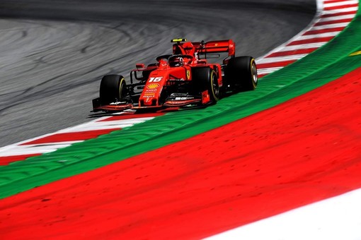 Formula 1. Magico Leclerc, che pole in Austria! La Ferrari del monegasco davanti a tutti, nuovo record della pista
