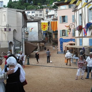Villeneuve Loubet si trasforma in una grande festa rinascimentale tra dame e cavalieri