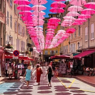 Grasse in fiore: ExpoRose porta il mondo tra le vie della capitale del profumo