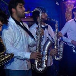 Al Mail du Bastion di Mentone, il gruppo South Fully inaugura il mercato di Natale con due ore di spettacolo gratuito.