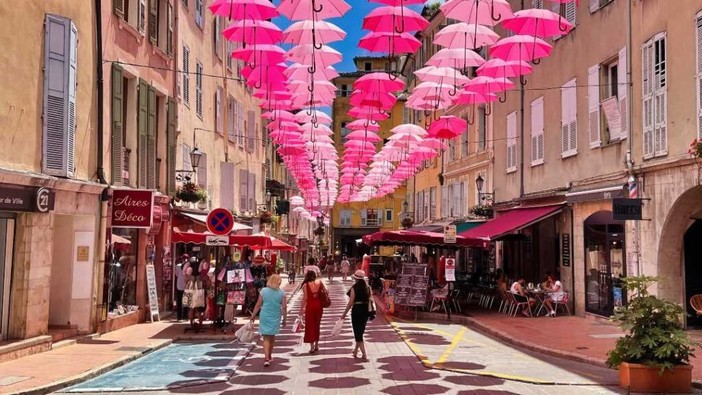 Grasse in fiore: ExpoRose porta il mondo tra le vie della capitale del profumo