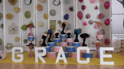 Alcuni cappelli originali di Grace Kelly nell'Hat Contest di &quot;Grace a Symbol of Change&quot;