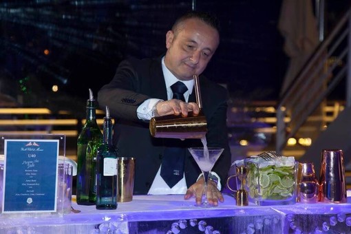 Destinazione Barman: a Monaco si insegna come preparare un ottimo cocktail in barca Destinazione Barman: a Monaco si insegna come preparare un ottimo cocktail in barca
