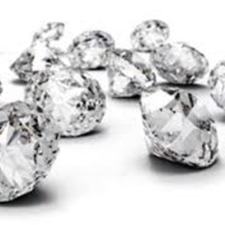 Hell's and bullets: Due giovani intraprendenti sognatrici si lanciano nel mondo della gioielleria a Cap Ferrat