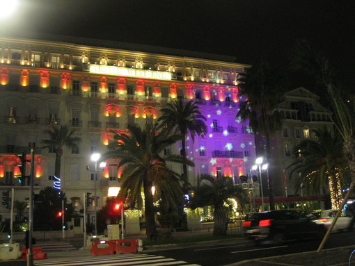 Le stelle animano l'Hotel West End sulla Promenade des Anglais