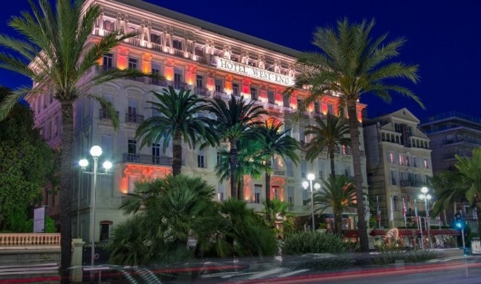 3Art è la mostra degli hotel Aston La Scala Hotel, West End Hotel e Beau Rivage