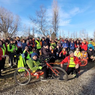 Le magliette gialle della Hope Running alla tappa 73 di "Cammino per l'Italia"