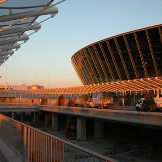 Costa Azzurra nella morsa del freddo. Cancellati molti voli per Nizza.