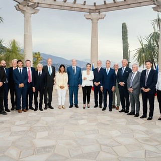 Georges Marsan riunisce i sindaci dei Comuni limitrofi al Jardin Exotique di Monaco