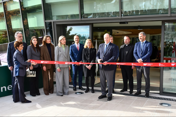 La cerimonia di inaugurazione della Médiathèque Caroline con il Principe Albert II e la Principessa di Hannover