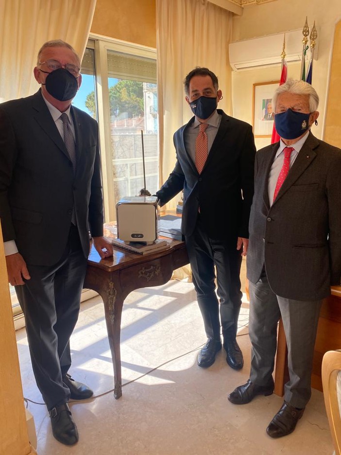 Un “CUBE” anti-covid per l’Ambasciata d’Italia nel Principato di Monaco Un “CUBE” anti-covid per l’Ambasciata d’Italia nel Principato di Monaco