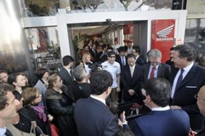 Jack Miller inaugura la sede Honda a Roma. Per il pilota del team di Monaco adesso è tempo di GP1 in Qatar Jack Miller inaugura la sede Honda a Roma. Per il pilota del team di Monaco adesso è tempo di GP1 in Qatar
