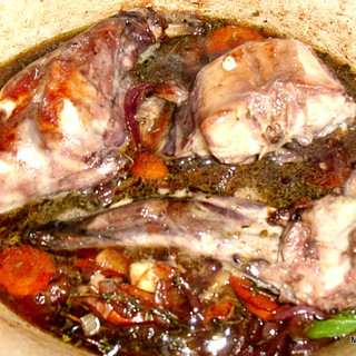 Il segreto delle colline di Nizza: il Lapin rôti à la niçoise