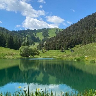 “Le pique-nique des Frenchy” torna alla Colmiane: musica, natura e divertimento sulle rive del lago