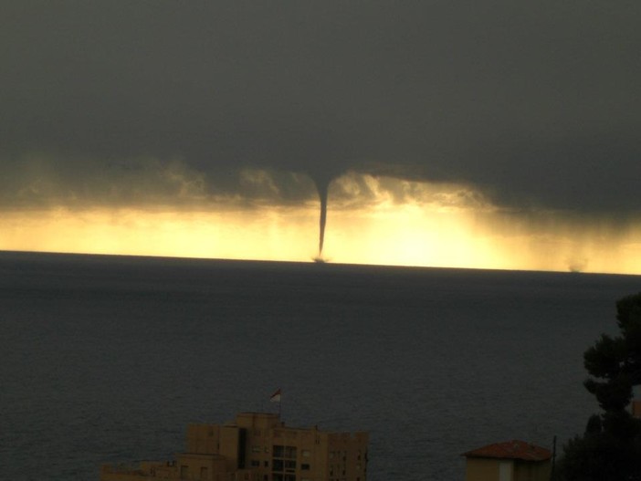 Tromba d'aria nuove immagini da Montecarlo