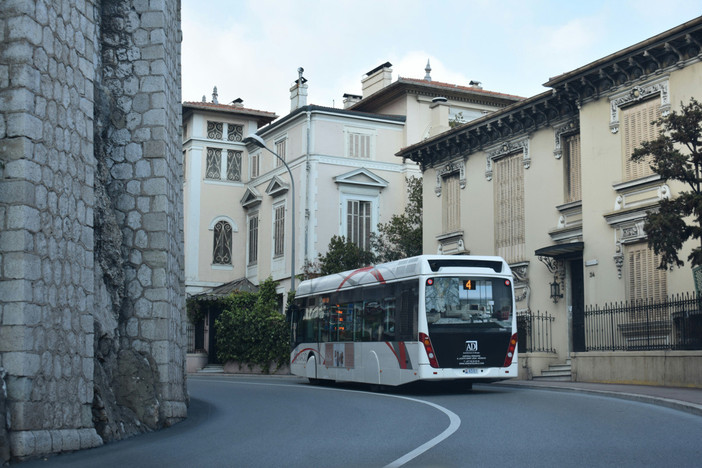 Tre autobus in più sulla linea L2 nei weekend estivi a Monaco Tre autobus in più sulla linea L2 nei weekend estivi a Monaco