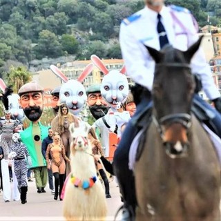 A Nizza torna la “Marcia degli Animali”: una festa sul lungomare tra benessere e incontri sorprendenti