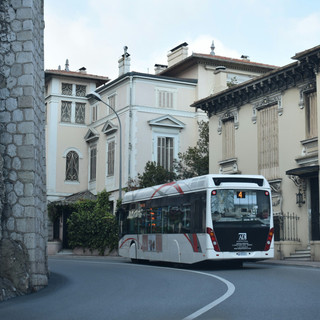 Tre autobus in più sulla linea L2 nei weekend estivi a Monaco
