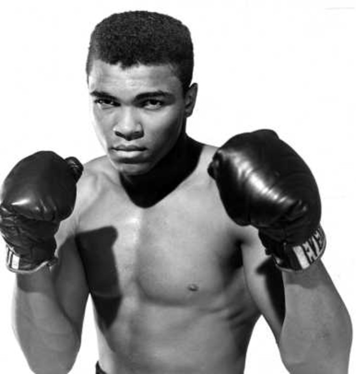 Mohamed Ali ©Biography.com