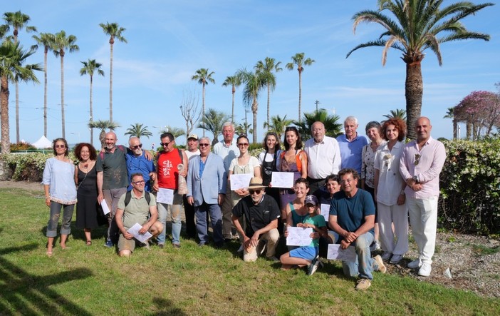 Mentone, i premiati del 2° concorso internazionale mediterraneo per tornitori di ceramica Mentone, i premiati del 2° concorso internazionale mediterraneo per tornitori di ceramica