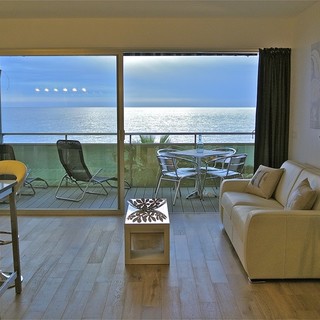 Affitti stagionali: il Tribunale annulla il regolamento di Nizza, Estrosi reagisce con durezza