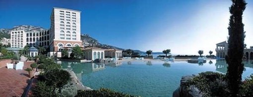 Vivete la magia di Natale e il Capodanno al Monte-Carlo Bay Hotel &amp; Resort: ecco appuntamenti e prezzi