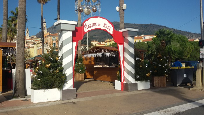 Giorni di Natale all'insegna del village de Noël a Montecarlo, Nizza e Mentone. Tanto sci a Isola, Auron e Valberg Giorni di Natale all'insegna del village de Noël a Montecarlo, Nizza e Mentone. Tanto sci a Isola, Auron e Valberg