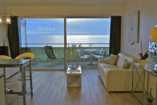 Affitti stagionali: il Tribunale annulla il regolamento di Nizza, Estrosi reagisce con durezza Affitti stagionali: il Tribunale annulla il regolamento di Nizza, Estrosi reagisce con durezza