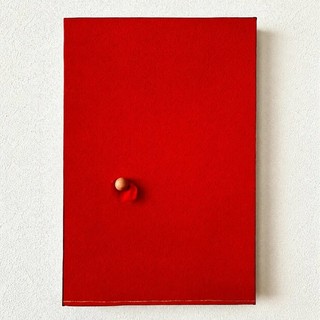 Opera di Pier Paolo Calzolari esposta nell’ambito della mostra, presso 21Art Montecarlo. Foto: 21Art . Opera di Pier Paolo Calzolari esposta nell’ambito della mostra, presso 21Art Montecarlo. Foto: 21Art .