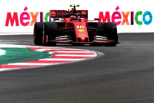 Formula 1. Verstappen retrocesso di tre posizioni, è pole per Leclerc a Città del Messico!