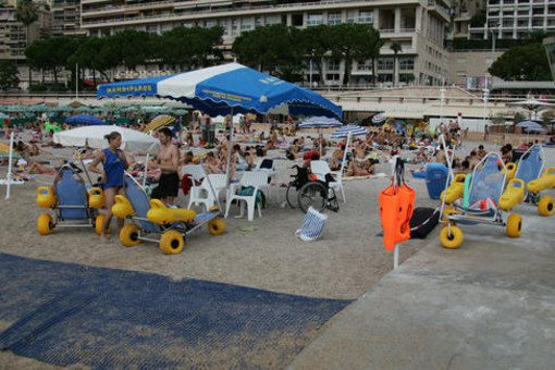 &quot;Handiplages&quot; a Nizza: il mare accessibile a tutti per l'estate 2016