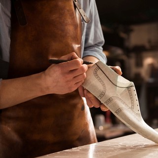 Sneakers, da scarpa sportiva a icona di stile: come abbinarle?