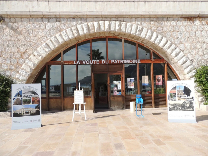 La mostra “Mentonesi di ieri a oggi” La mostra “Mentonesi di ieri a oggi”