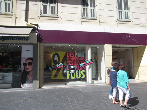 Chiude Mim ma apre subito Tally Weijl, moda femminile svizzera Chiude Mim ma apre subito Tally Weijl, moda femminile svizzera